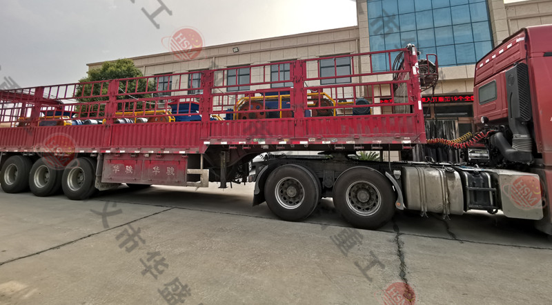 三臺(tái)750ⅹ500型對輥制砂機(jī)發(fā)往貴陽